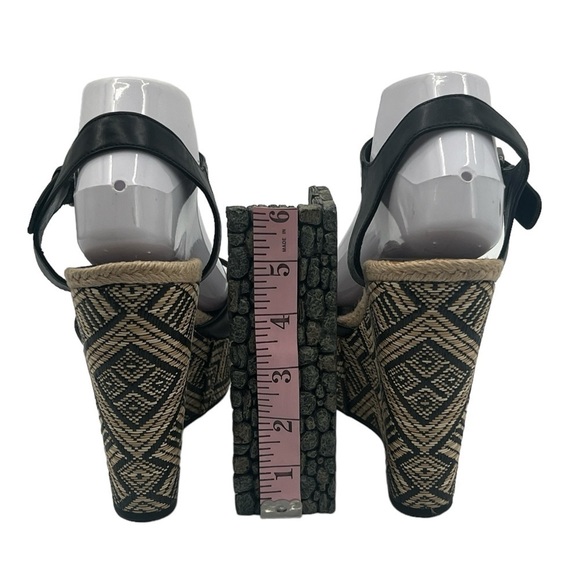 Vera Wang Black Leather Geometric Print Wedge Platform Sandals Size 10 Women’s - Picture 7 of 12